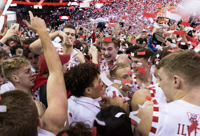 Wisconsin celebrates securing a share of the Big Ten regular season title.